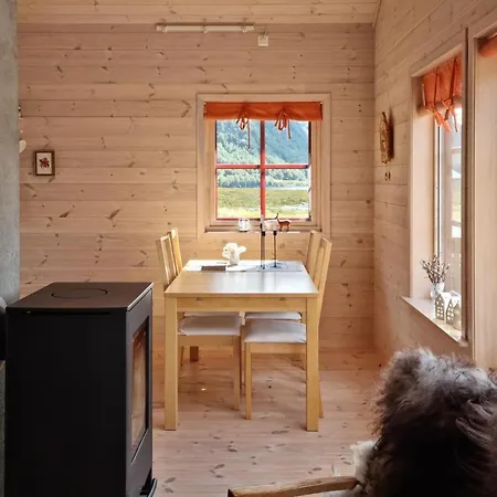 3 Bedroom Amazing In Holiday home